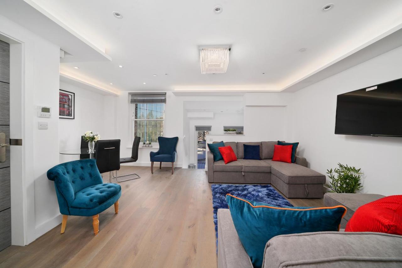 콜링엄 프라임 아파트먼트 런던 외부 사진 A living room in a serviced apartment in London