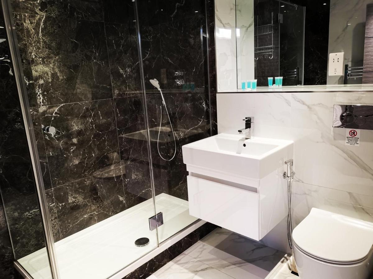 콜링엄 프라임 아파트먼트 런던 외부 사진 A modern bathroom