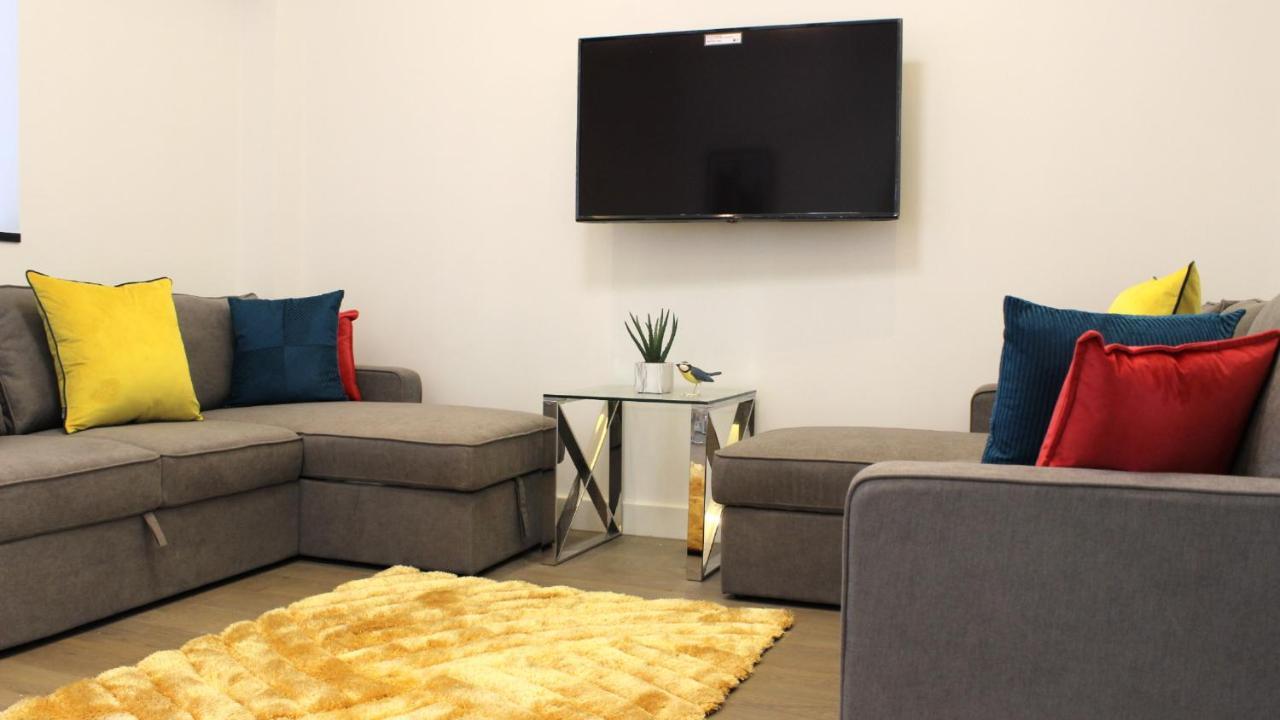 콜링엄 프라임 아파트먼트 런던 외부 사진 A living room with a flat screen television