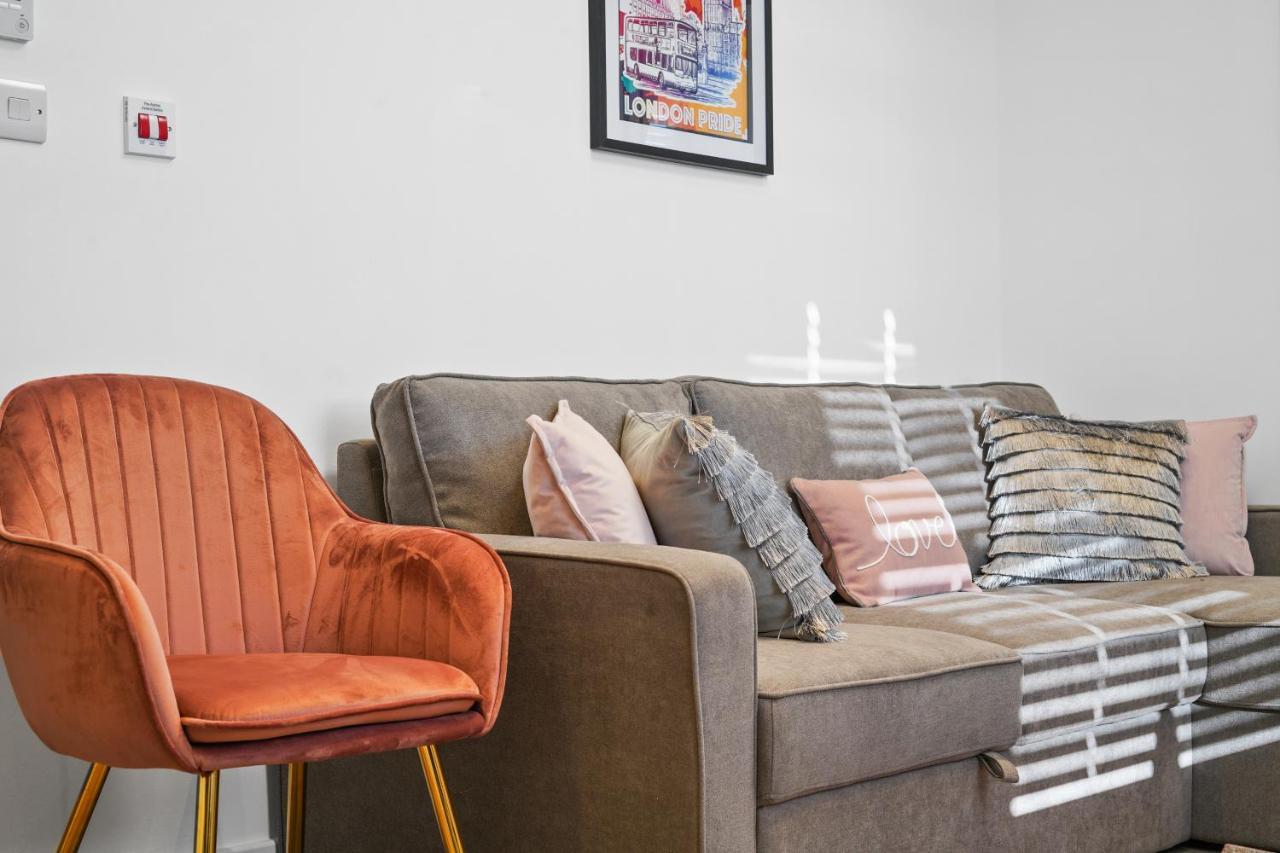콜링엄 프라임 아파트먼트 런던 외부 사진 A sofa